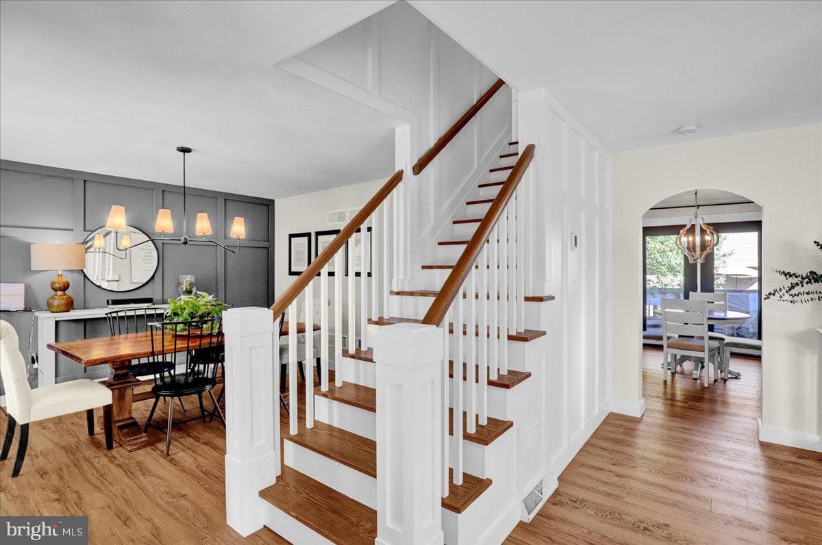 10 Manor Drive photo 6
