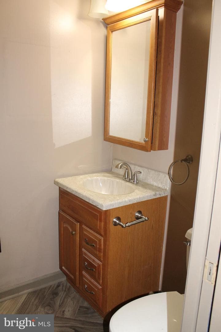 208 S Center Street photo 14