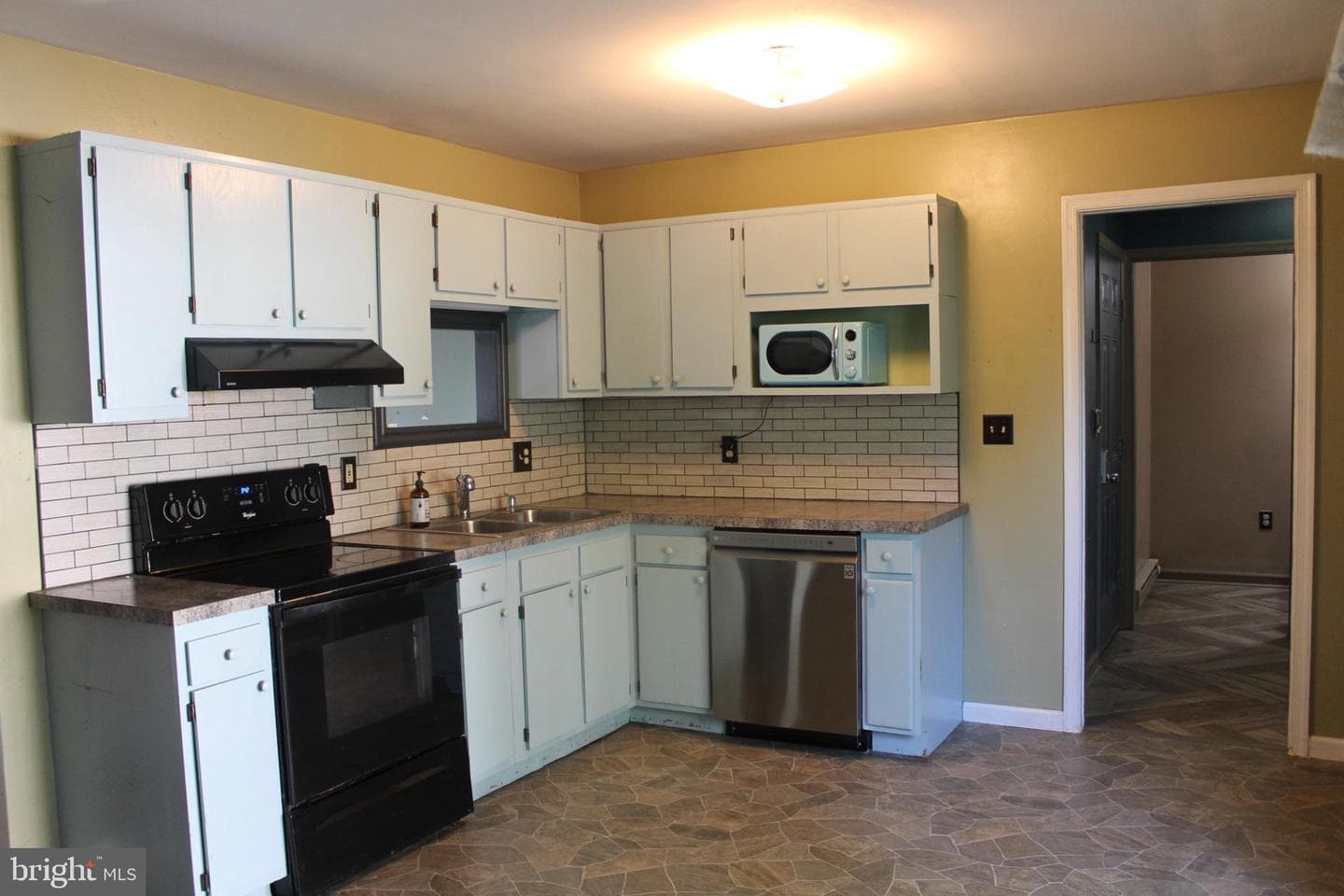 208 S Center Street photo 2