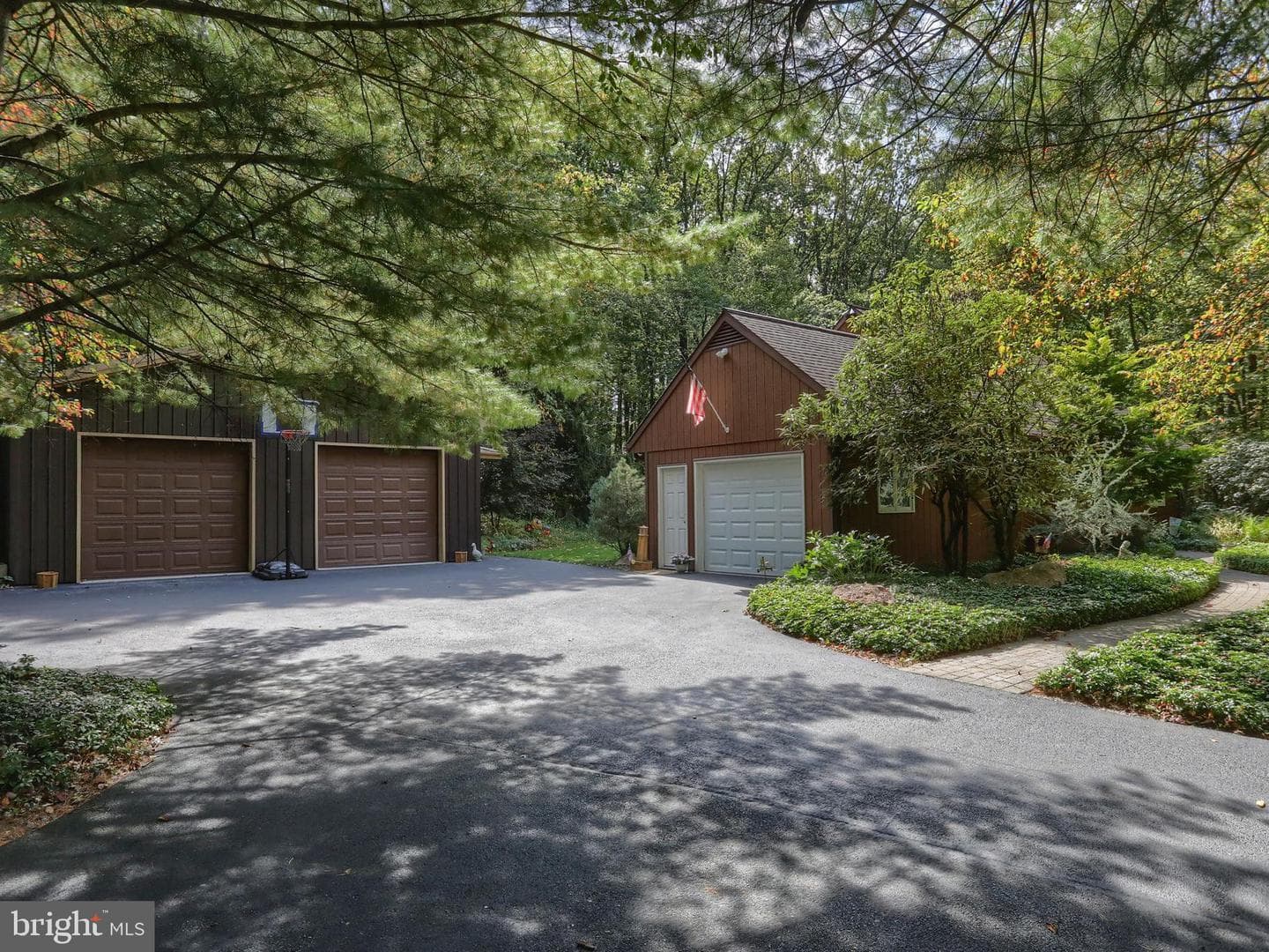 903 Tulip Tree Drive photo 1