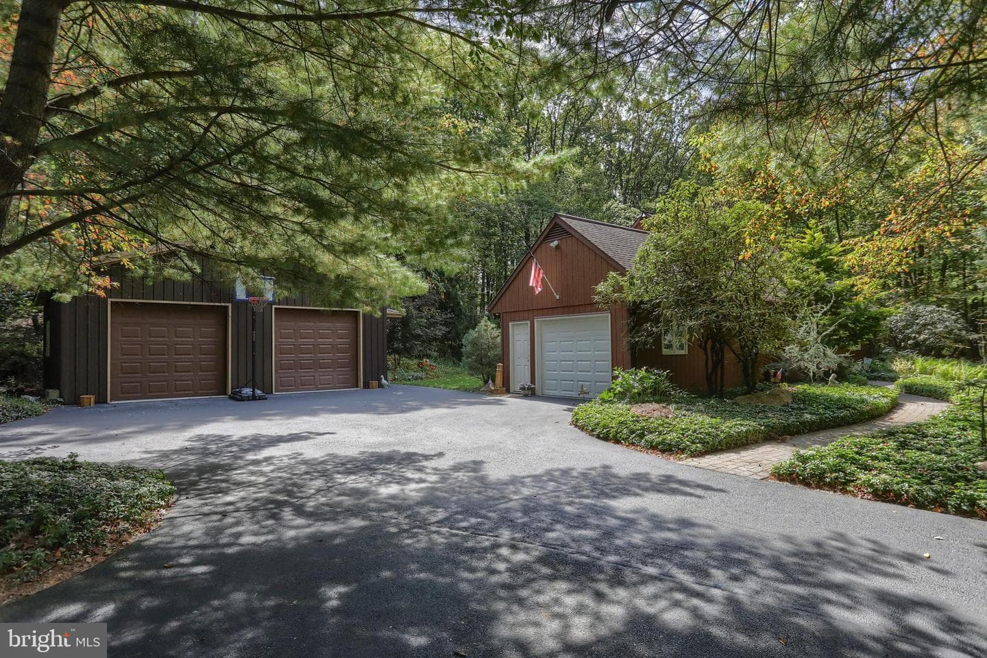 903 Tulip Tree Drive photo 3