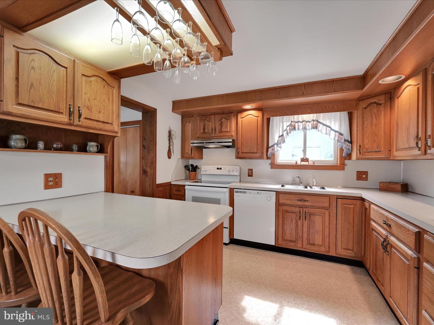 140 N Railroad Street photo 12