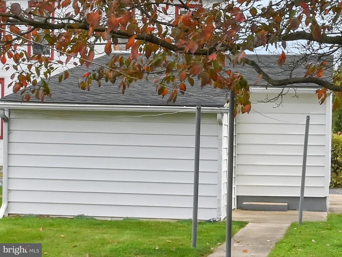 140 N Railroad Street photo 32