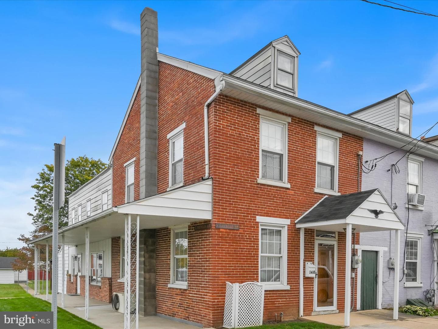 140 N Railroad Street photo 4