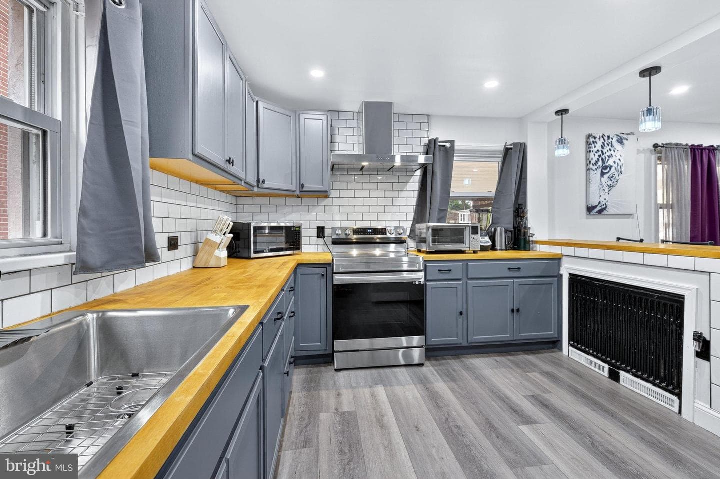 1025 Cornwall Road photo 3