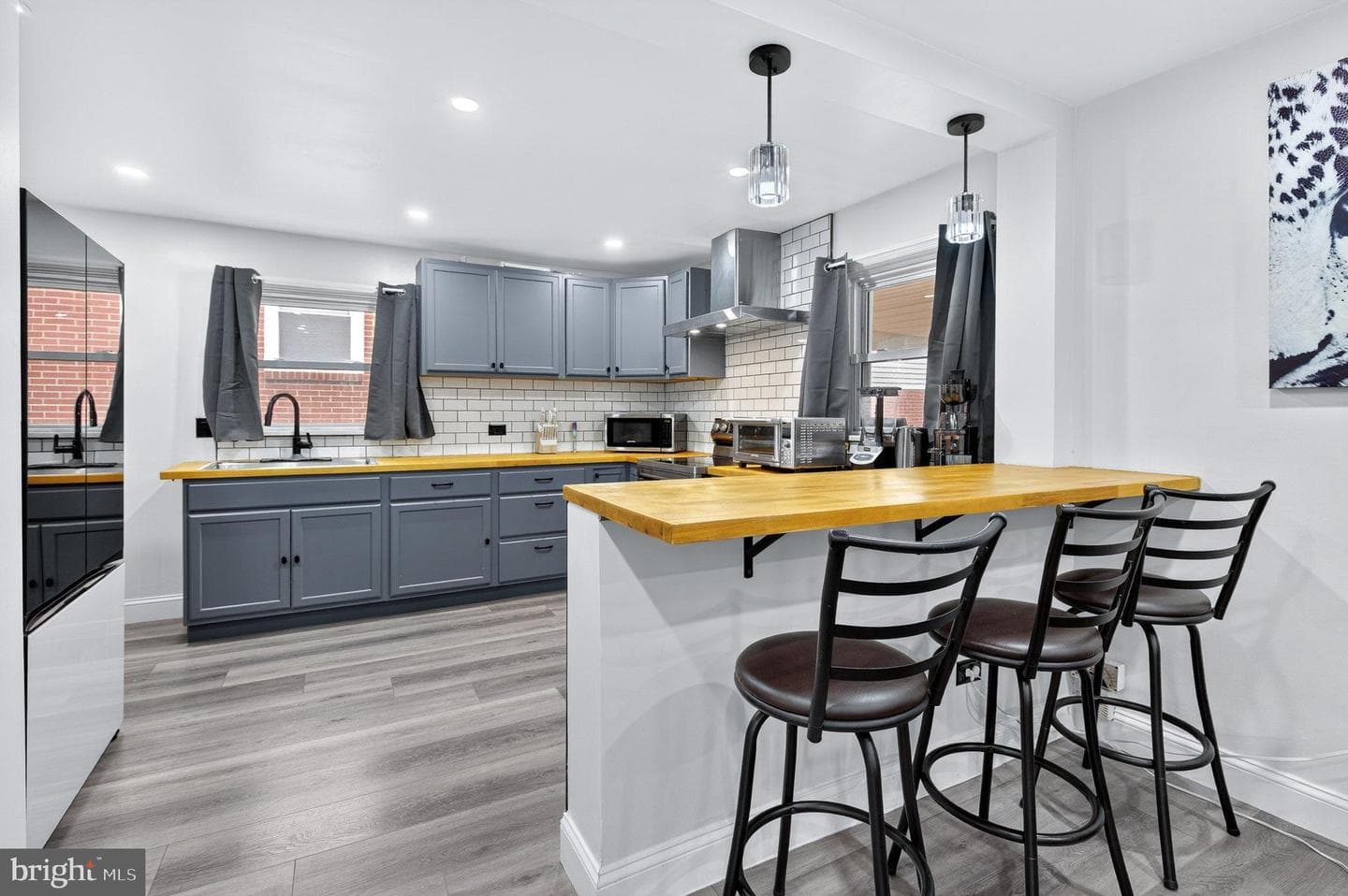 1025 Cornwall Road photo 5