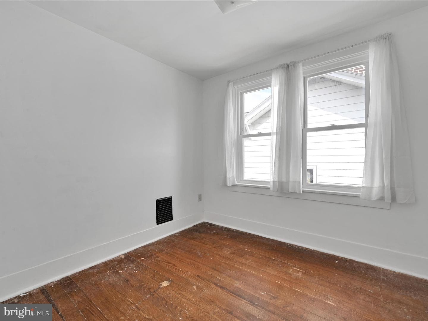 1546 Oak Street photo 17