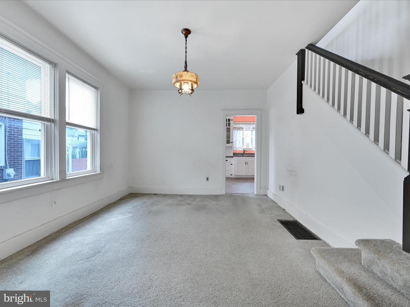 1546 Oak Street photo 8