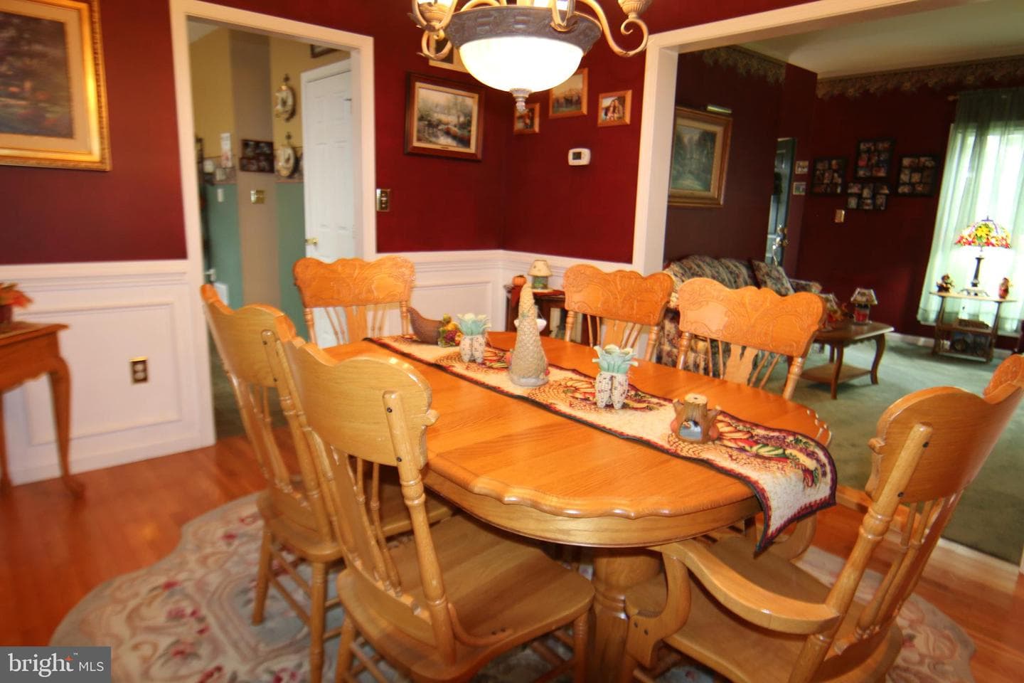 527 Royal Road photo 11
