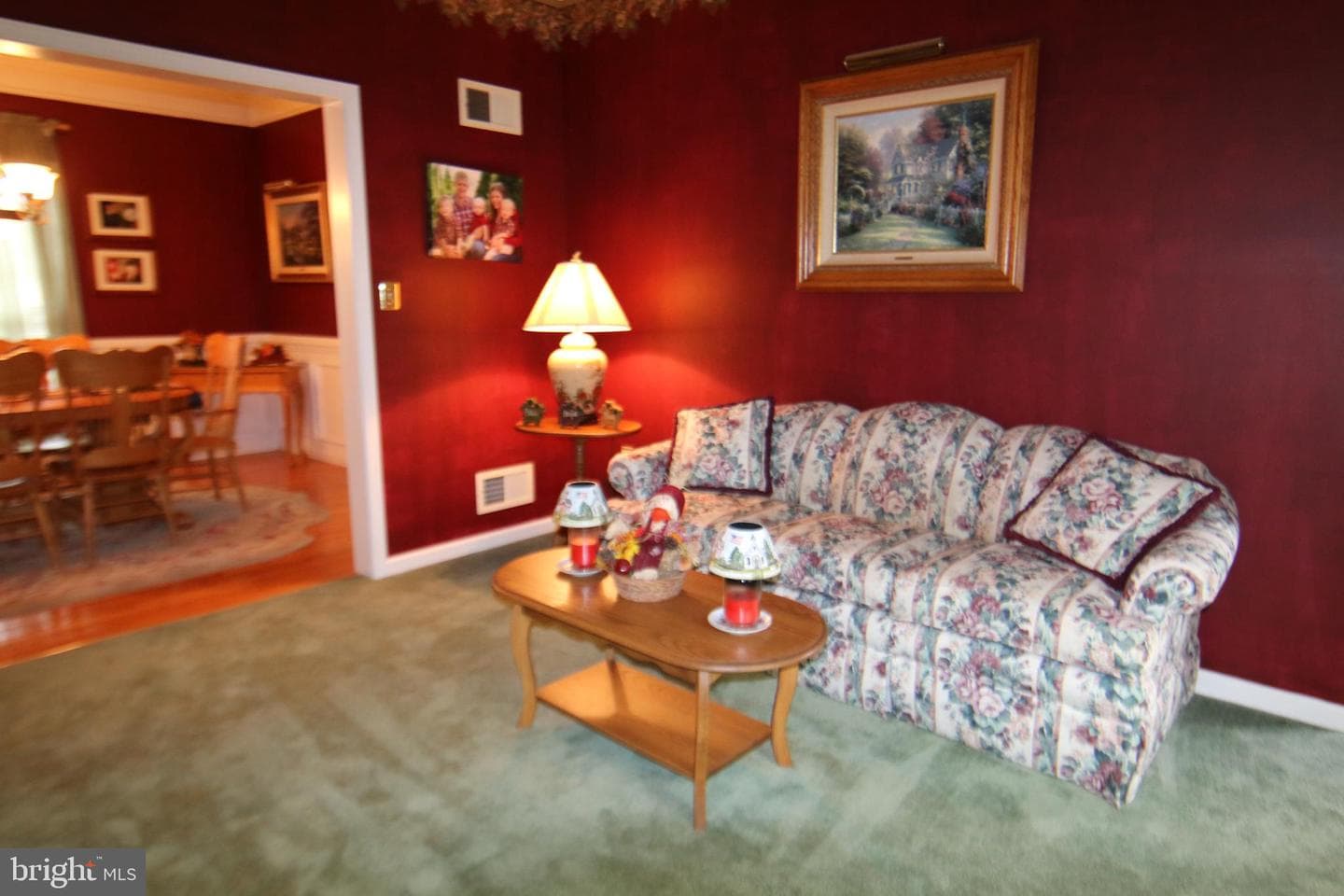 527 Royal Road photo 8