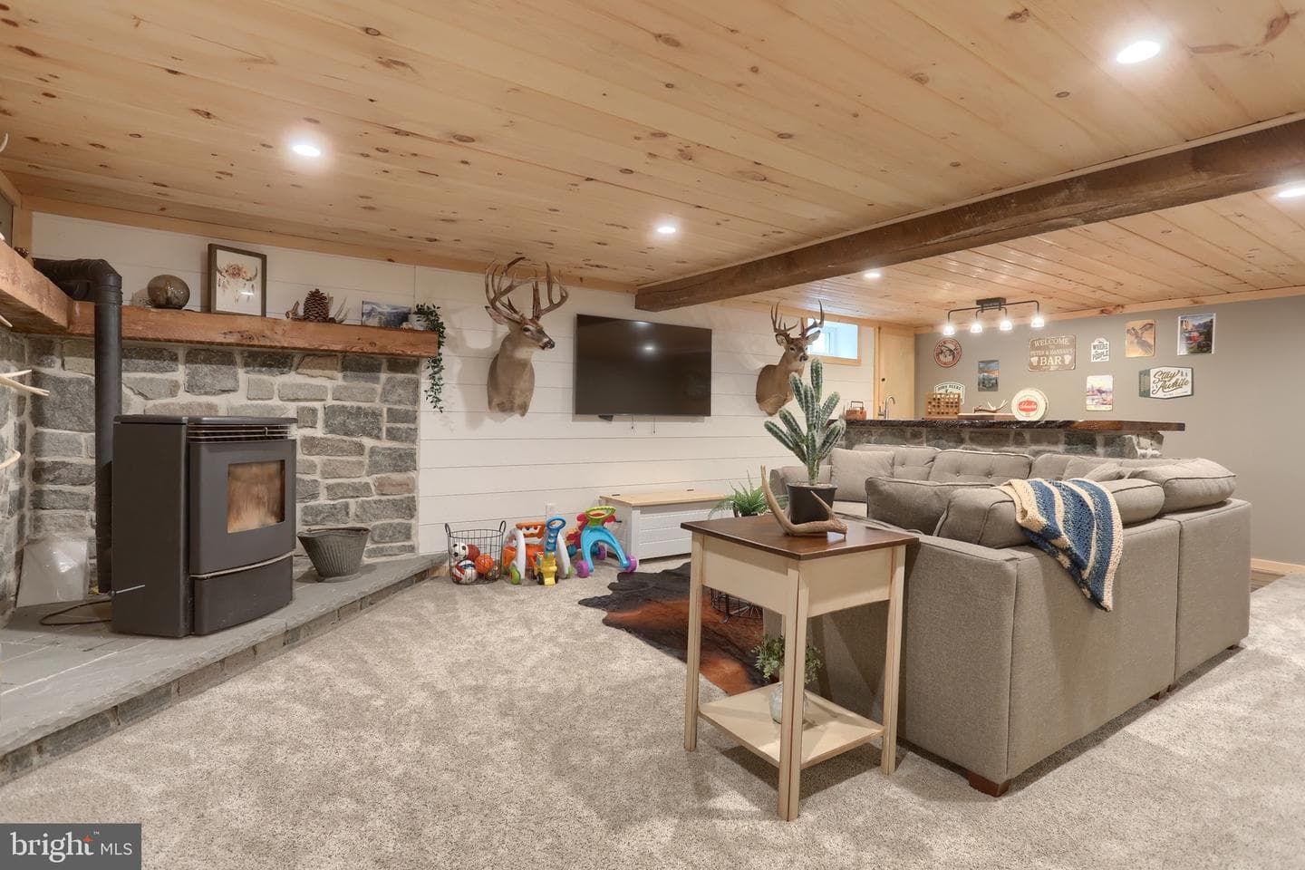 116 W Washington Avenue photo 22