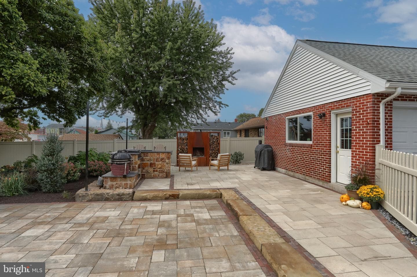 116 W Washington Avenue photo 41