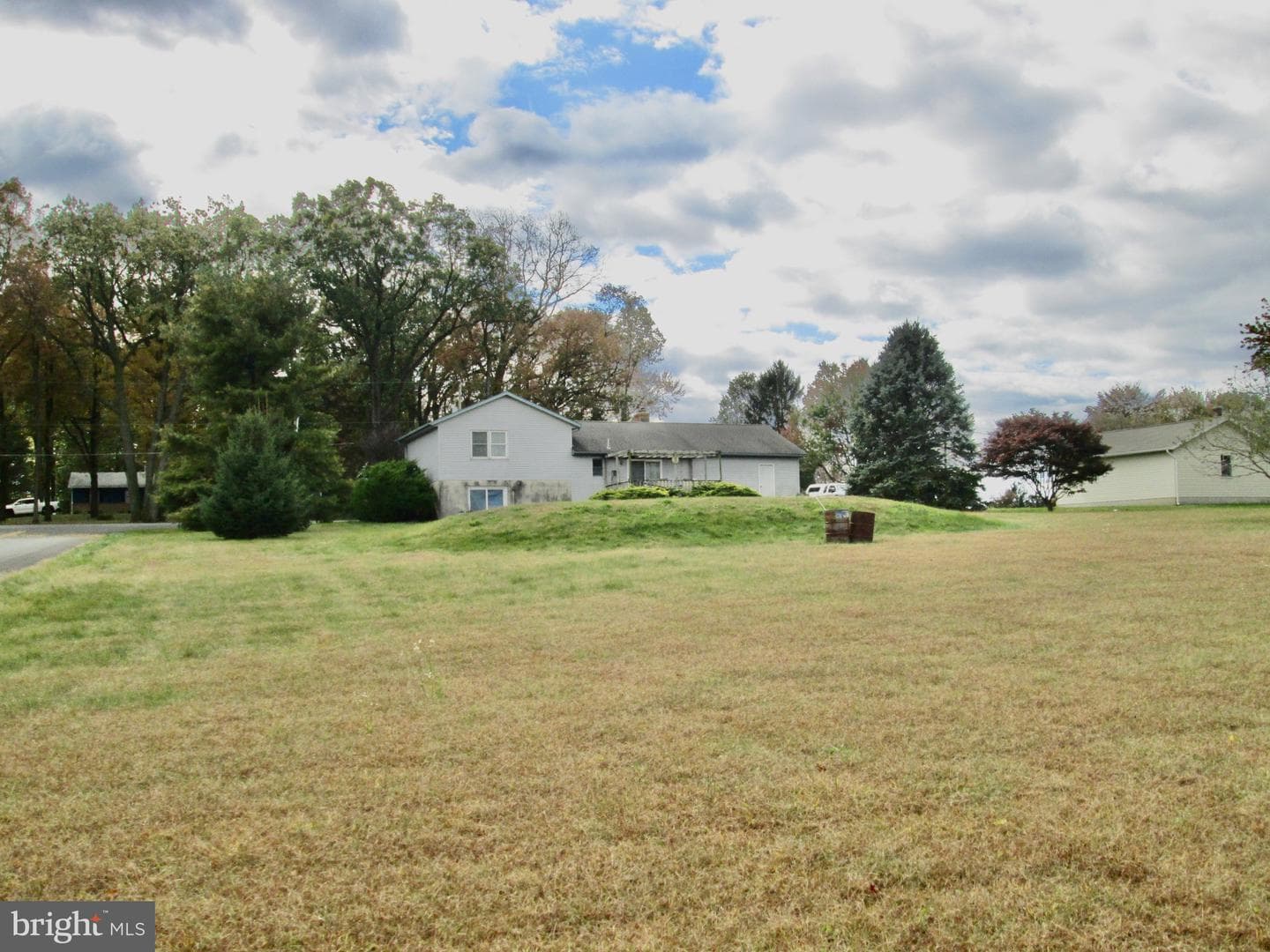 409 E Rosebud Road photo 36