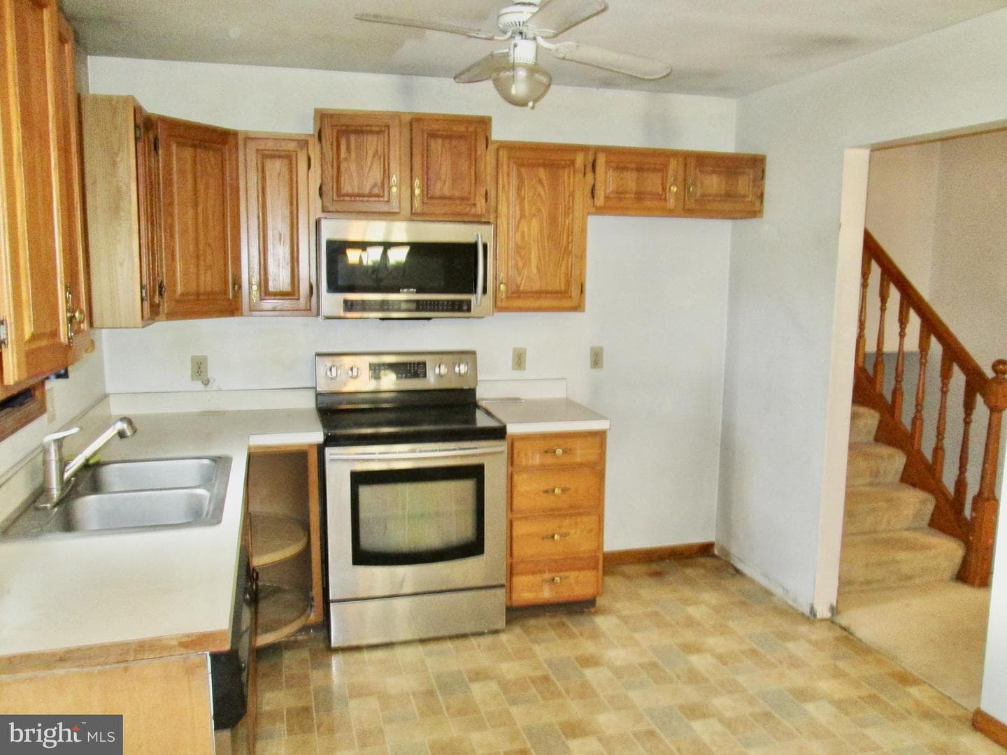 409 E Rosebud Road photo 4