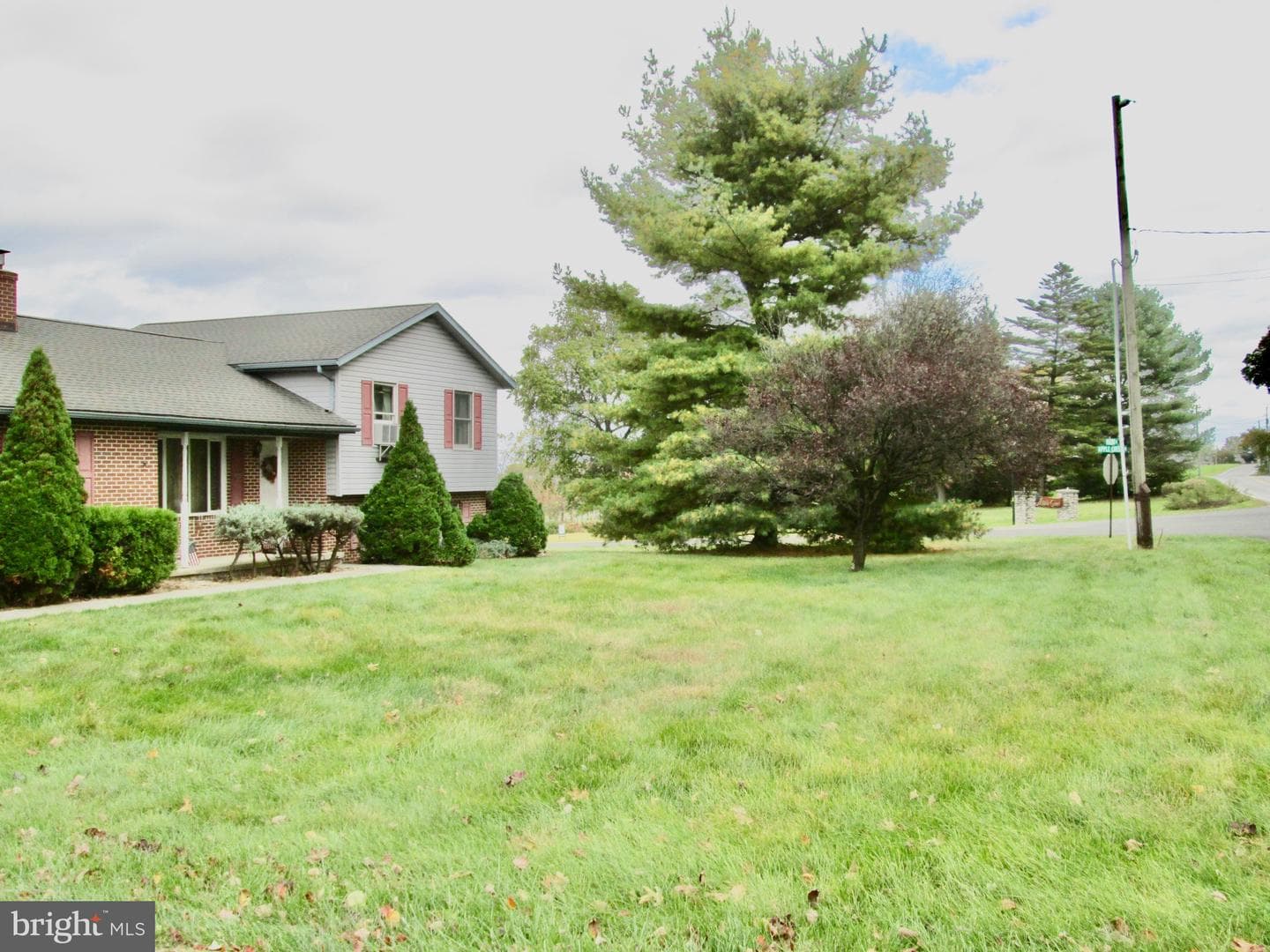 409 E Rosebud Road photo 40