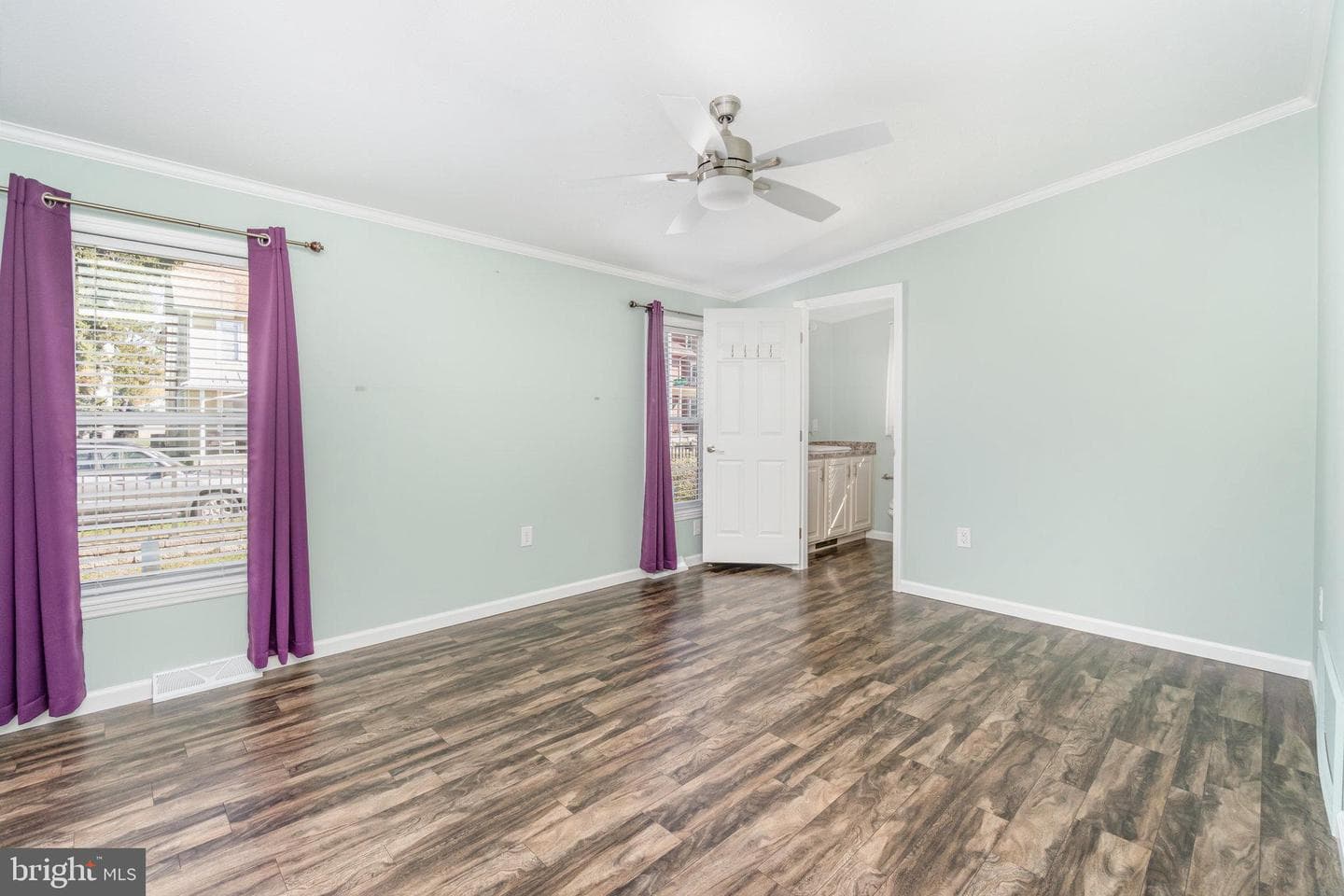 421 N Railroad Street photo 11