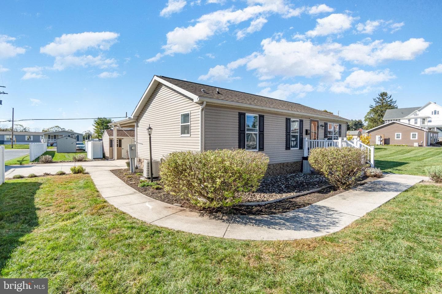 421 N Railroad Street photo 26