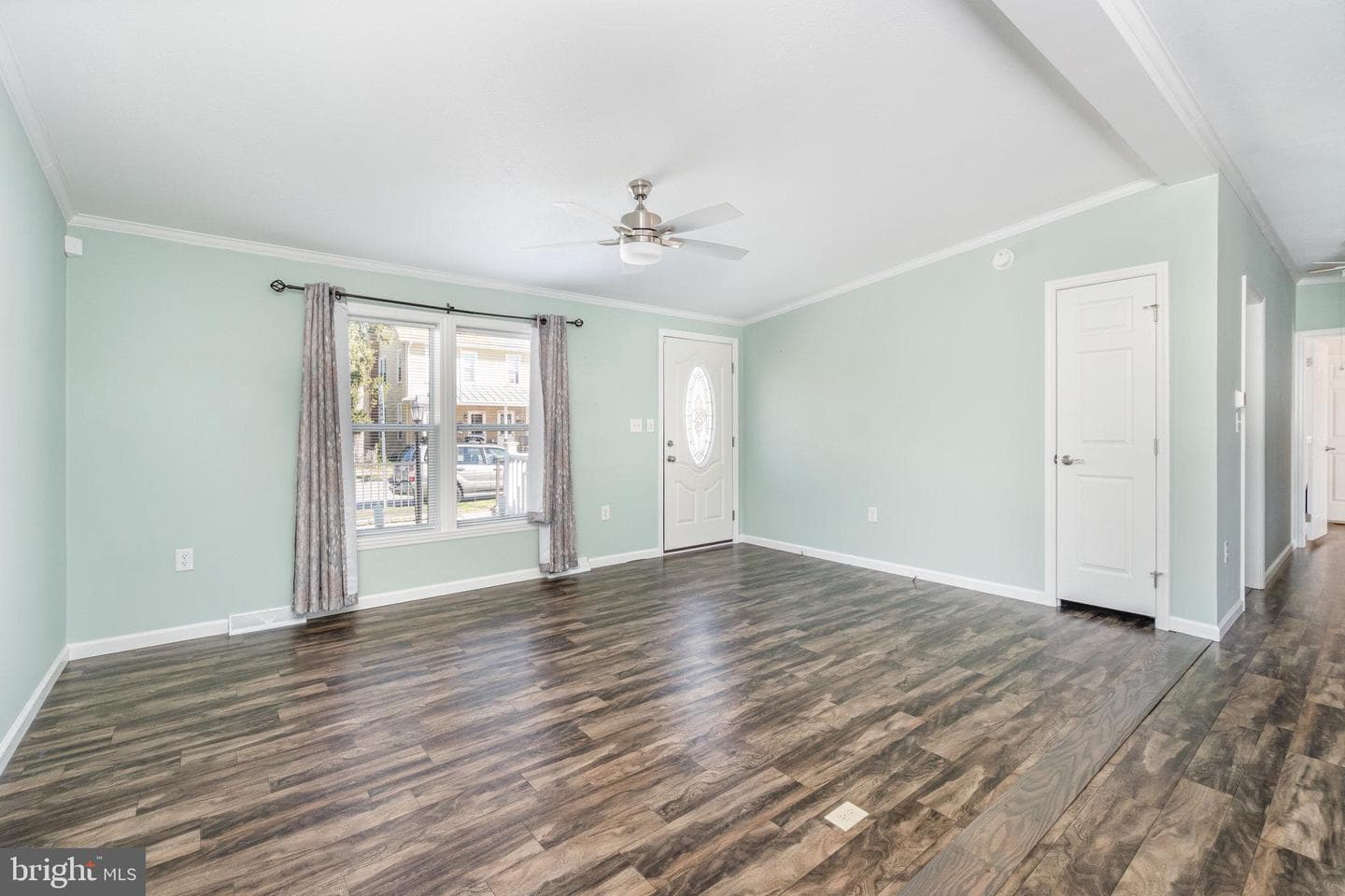 421 N Railroad Street photo 3