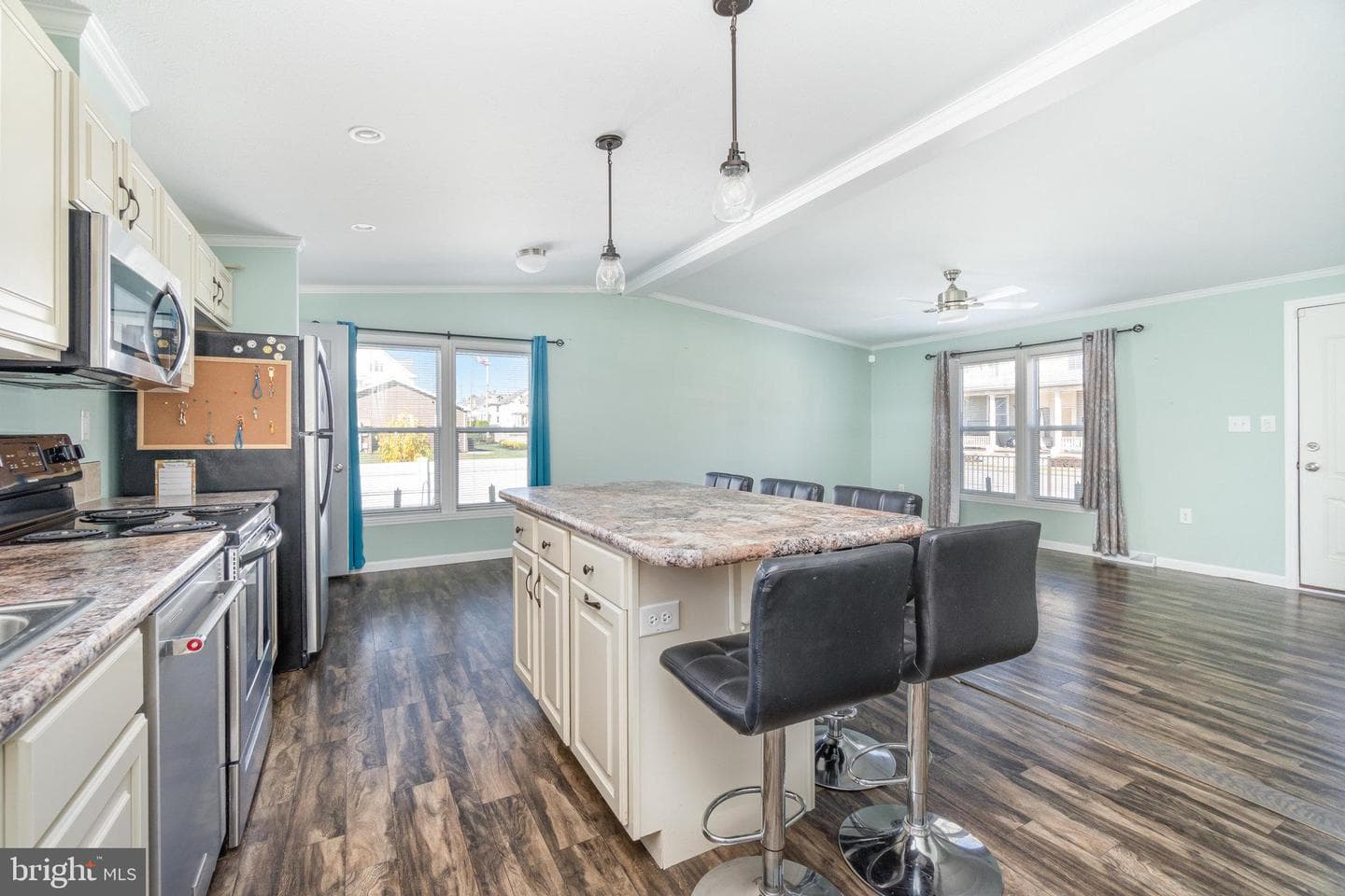 421 N Railroad Street photo 6