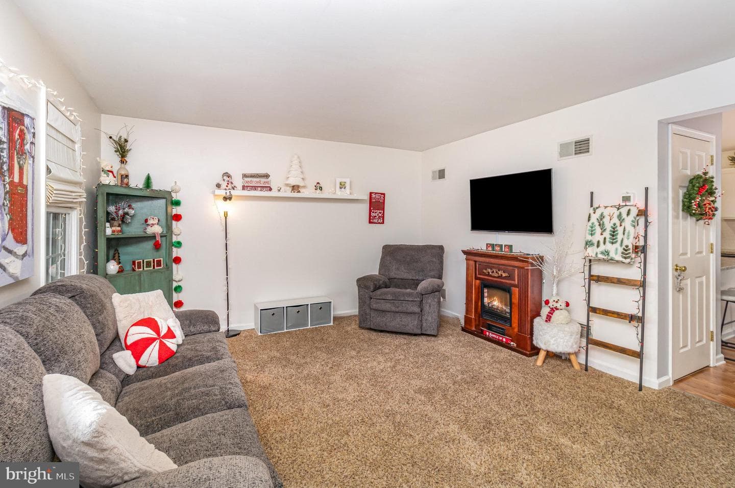 2083 Greystone Drive photo 8