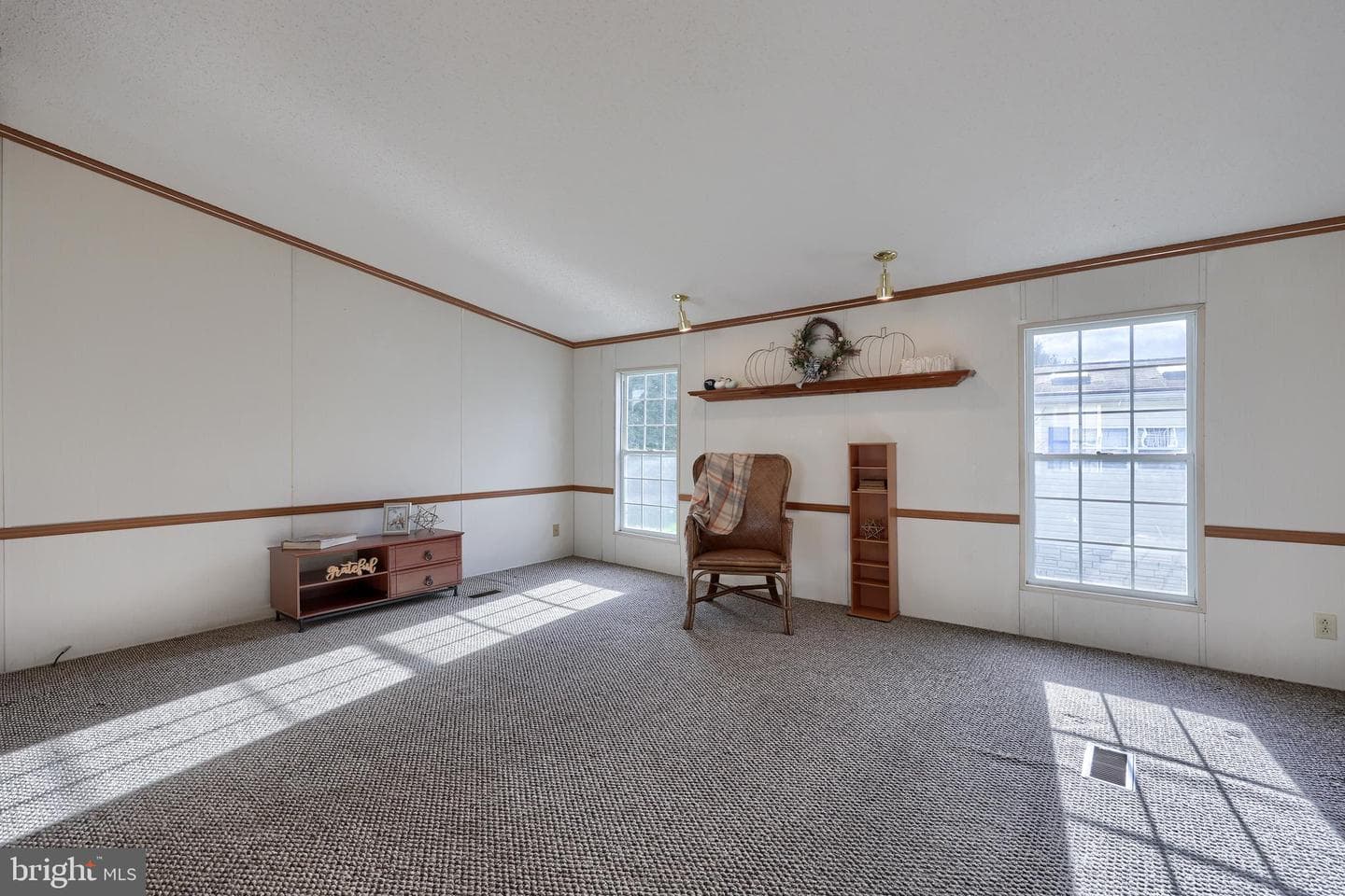 564 W Cedar Street photo 12