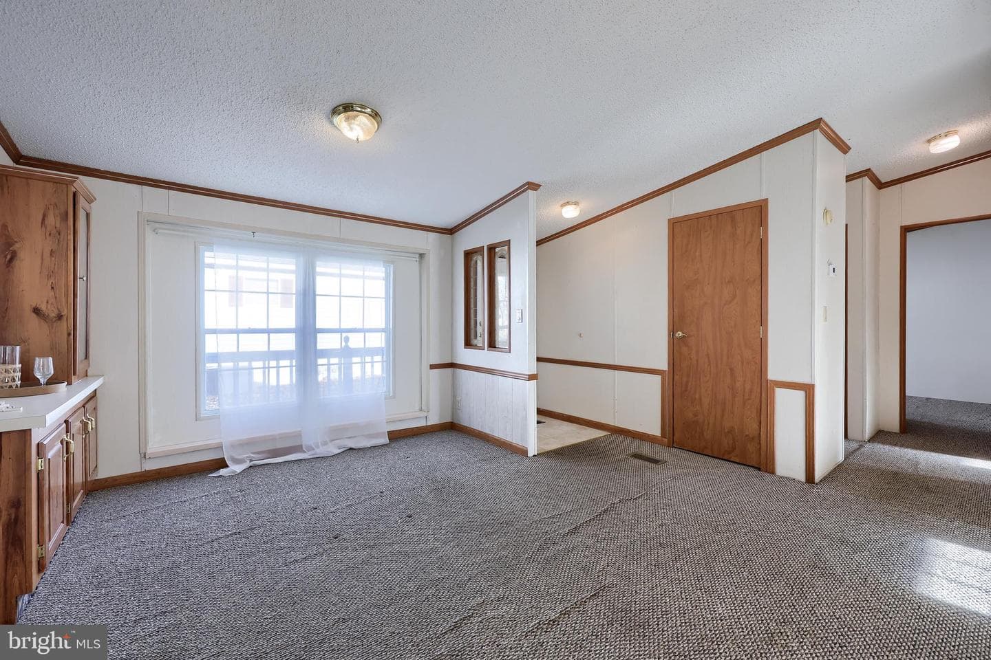 564 W Cedar Street photo 13