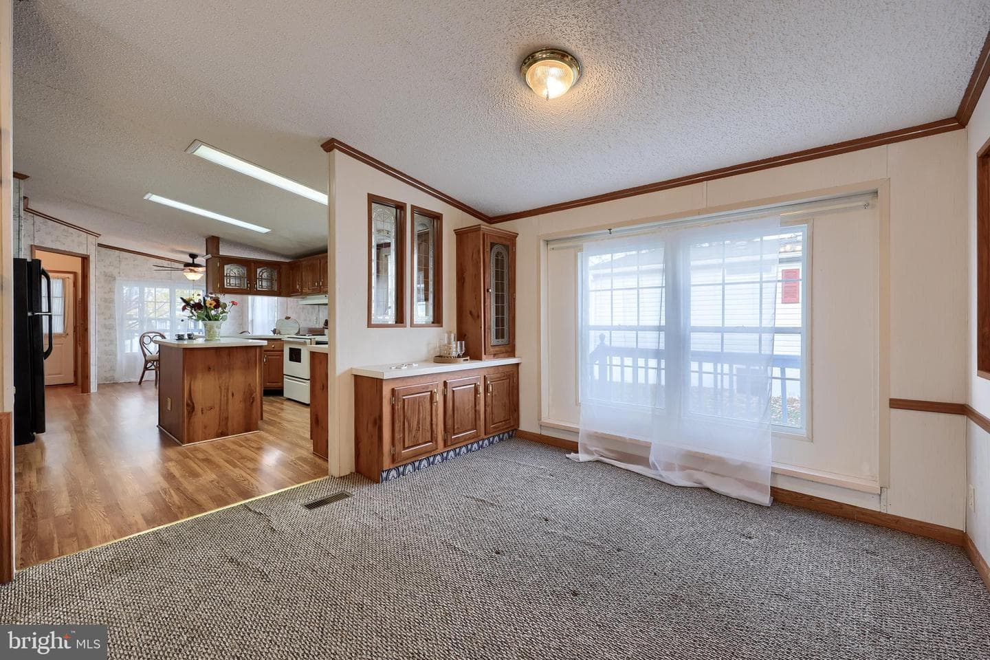 564 W Cedar Street photo 17
