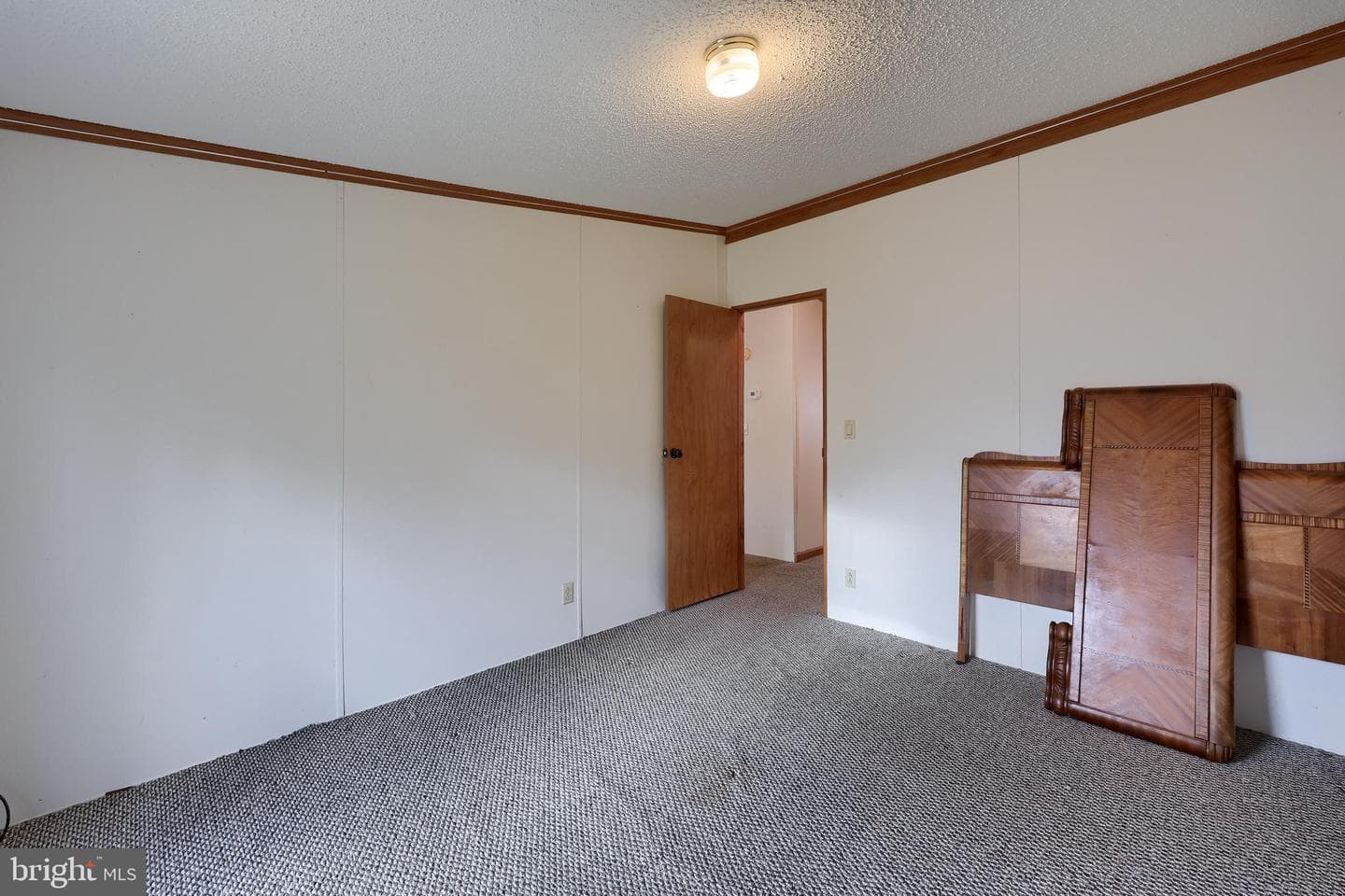 564 W Cedar Street photo 30