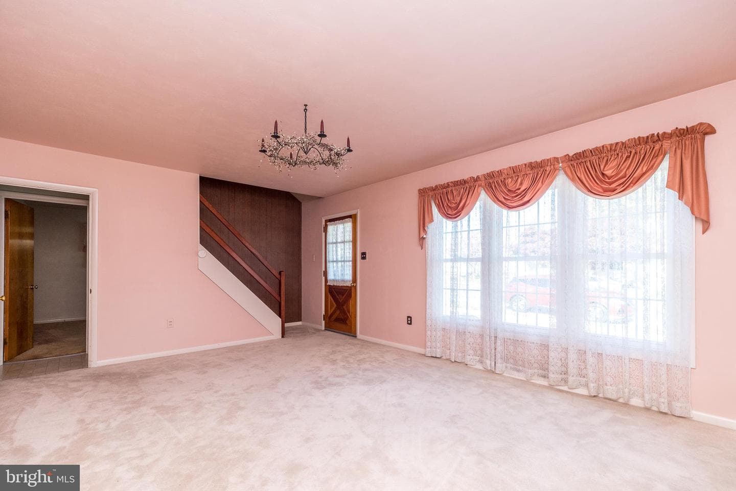 538 W Locust Street photo 10