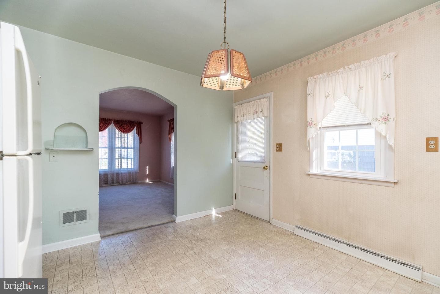 538 W Locust Street photo 13
