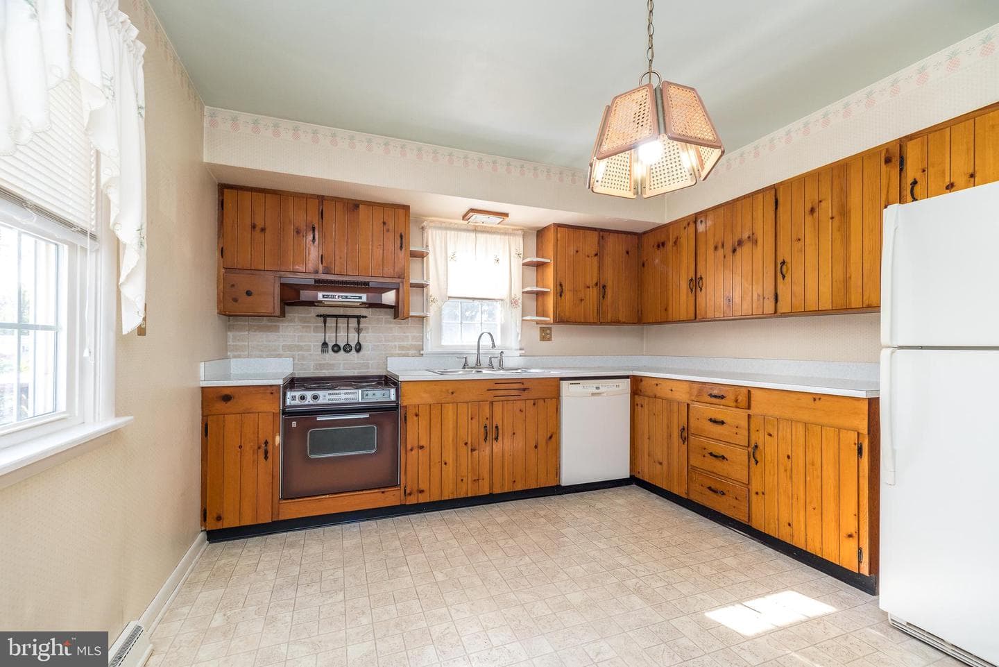 538 W Locust Street photo 17