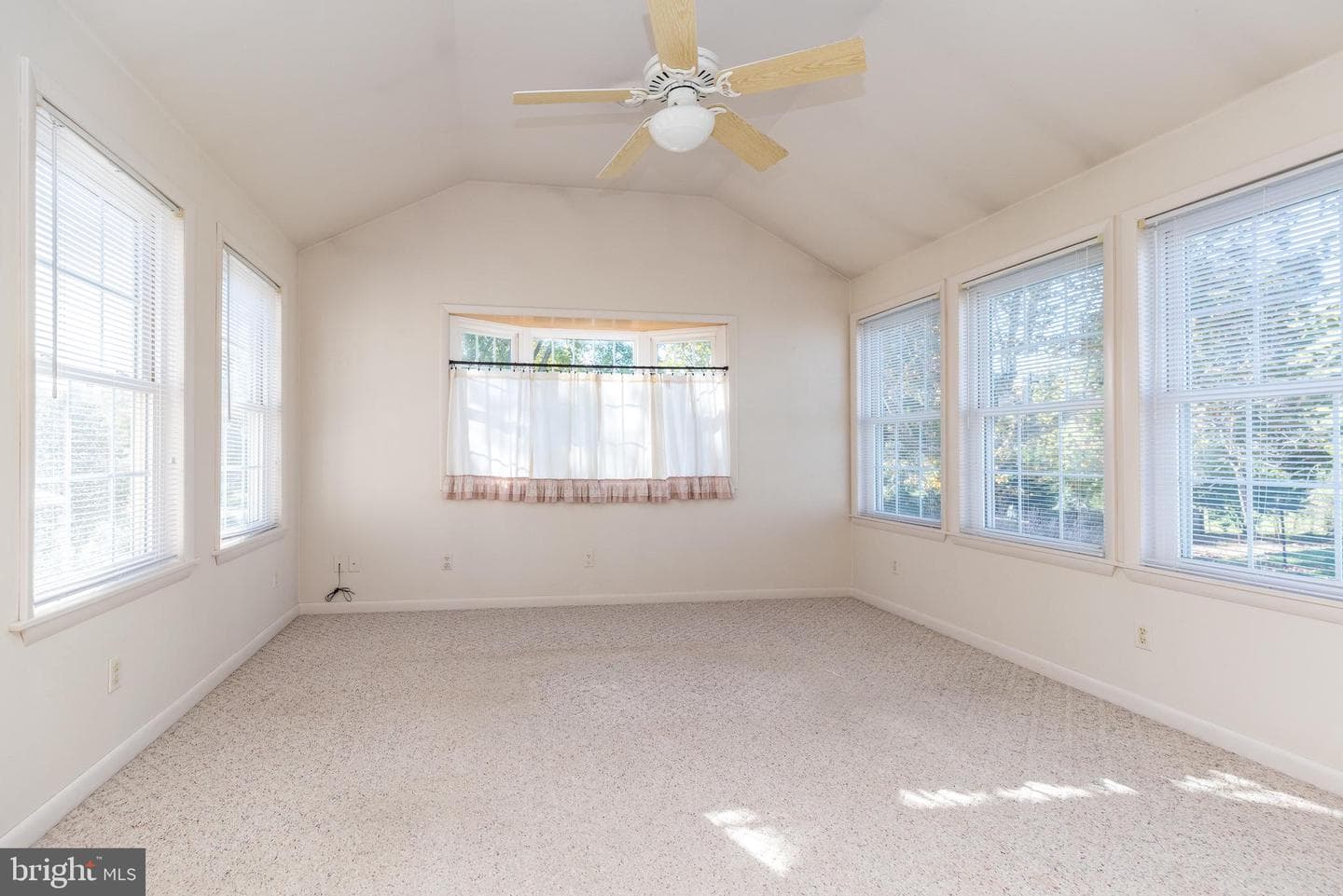 538 W Locust Street photo 19