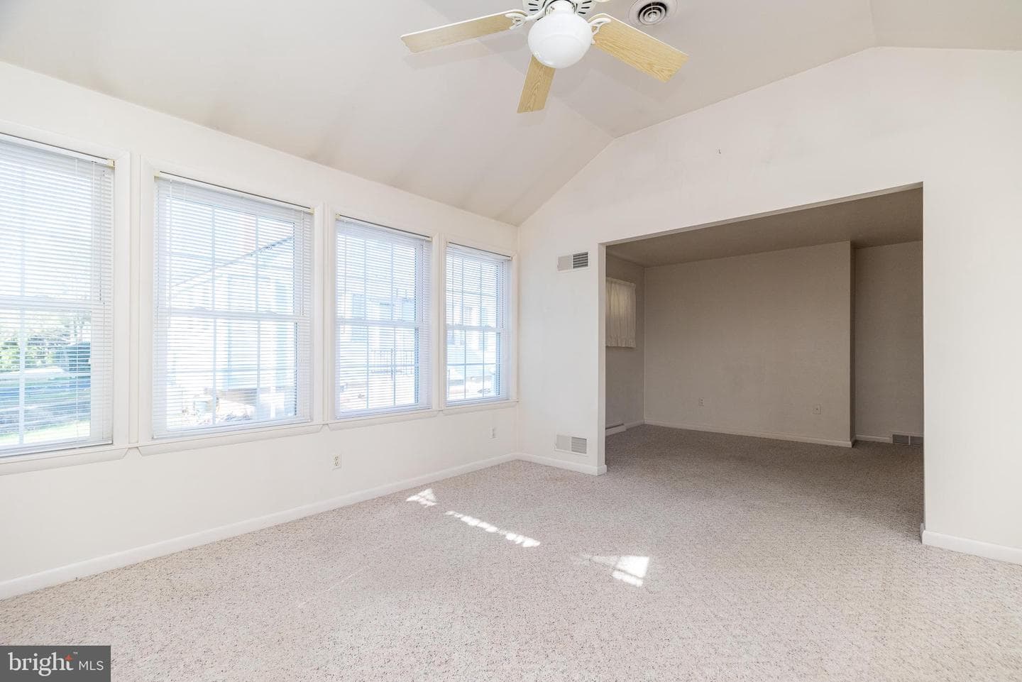 538 W Locust Street photo 26