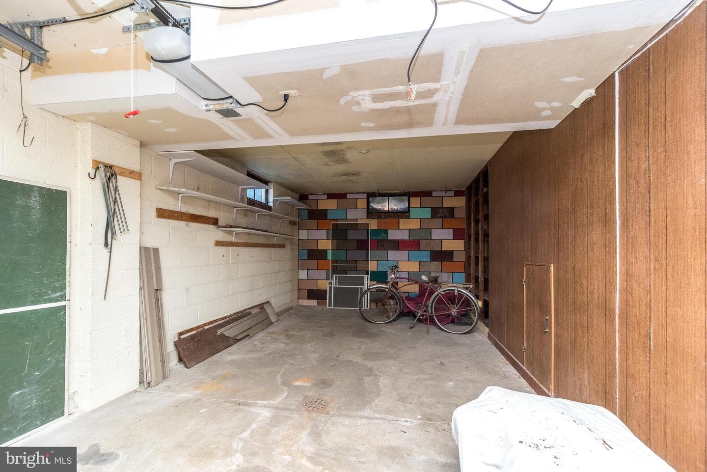538 W Locust Street photo 43