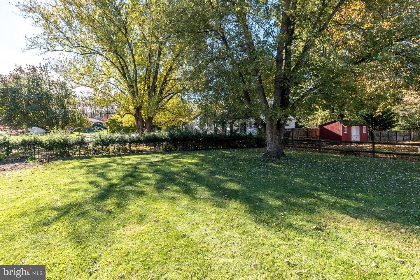 538 W Locust Street photo 46