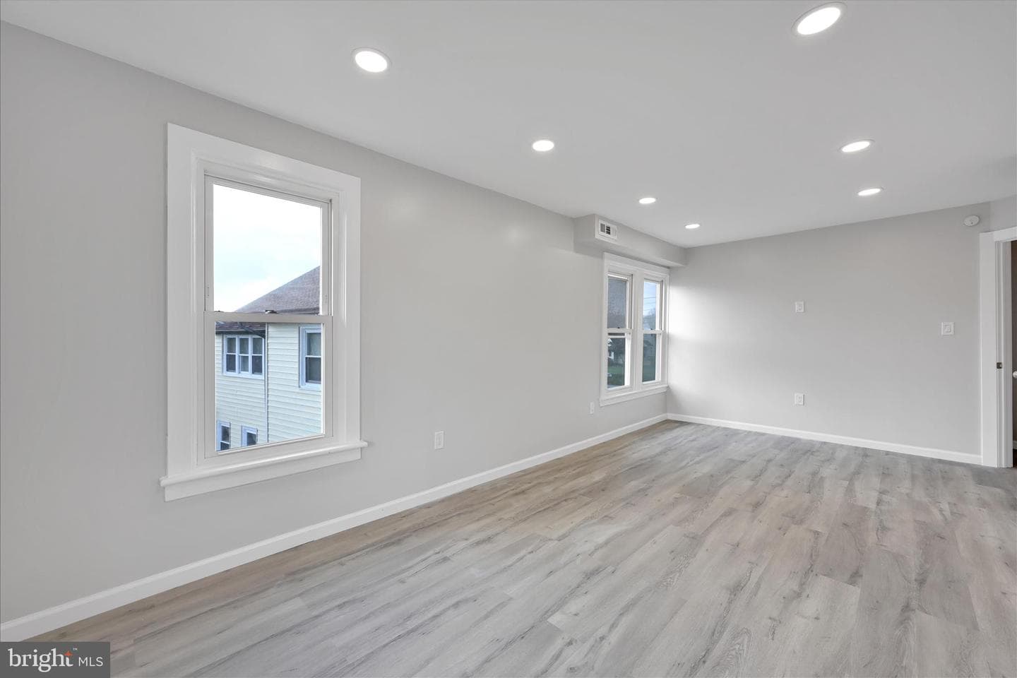 1074 E Main Street photo 18