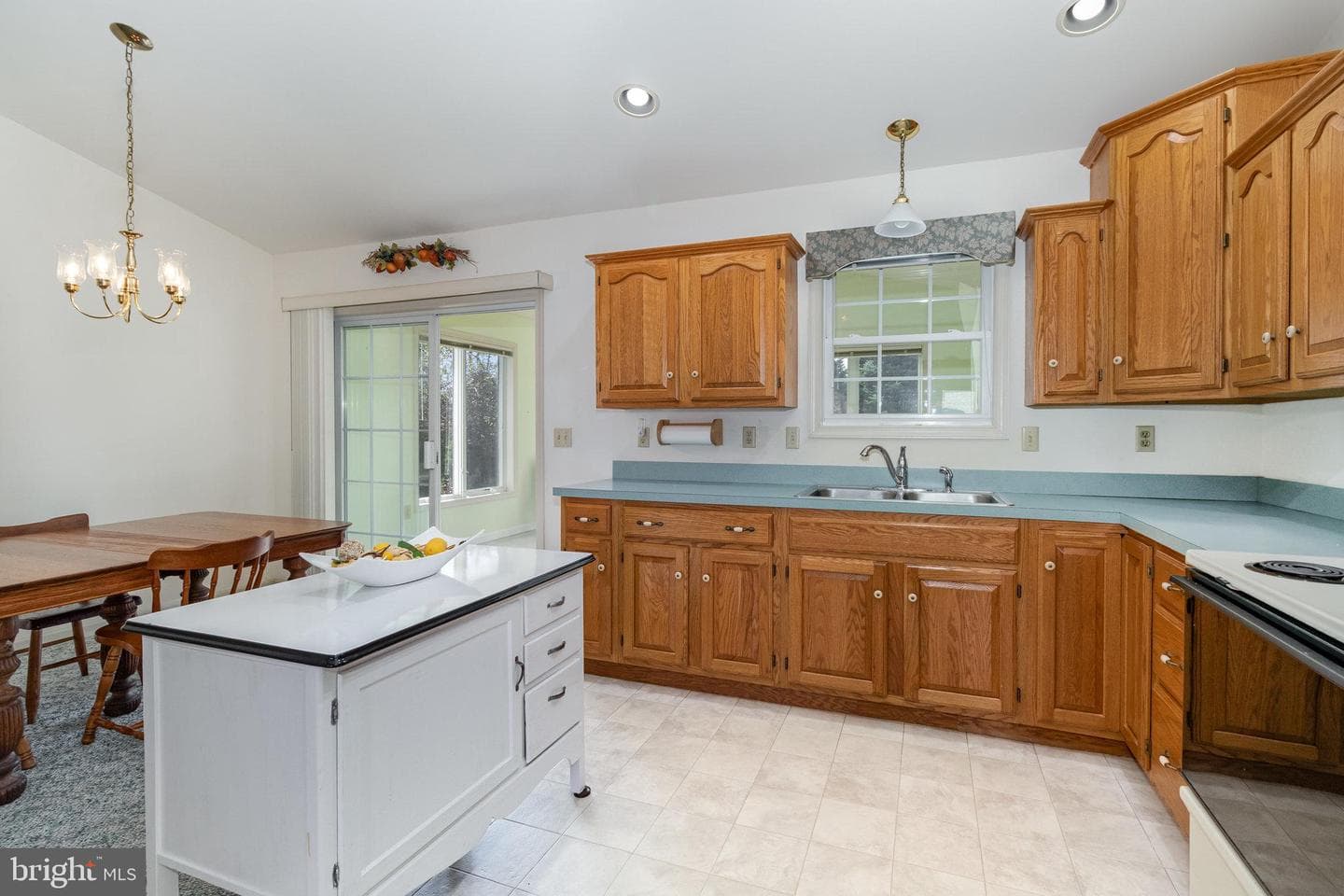 15 Lakeview Drive photo 12