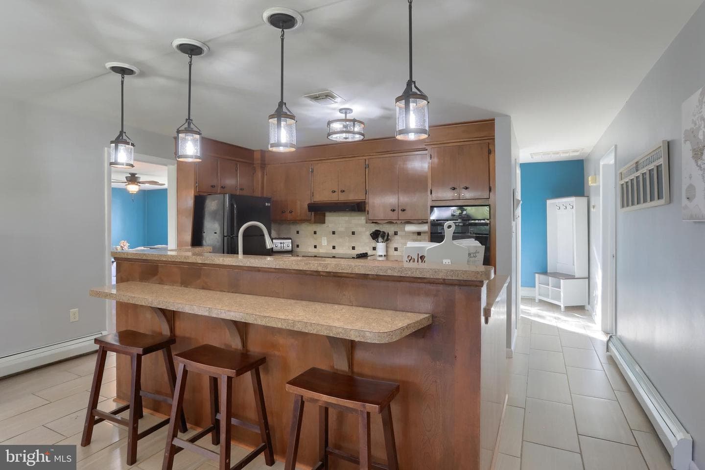 508 Noble Street photo 11