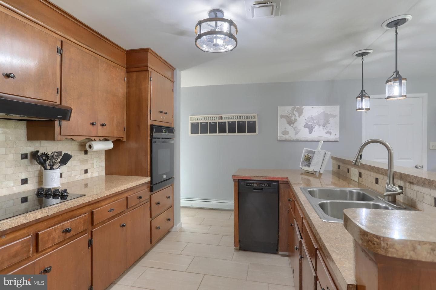 508 Noble Street photo 14
