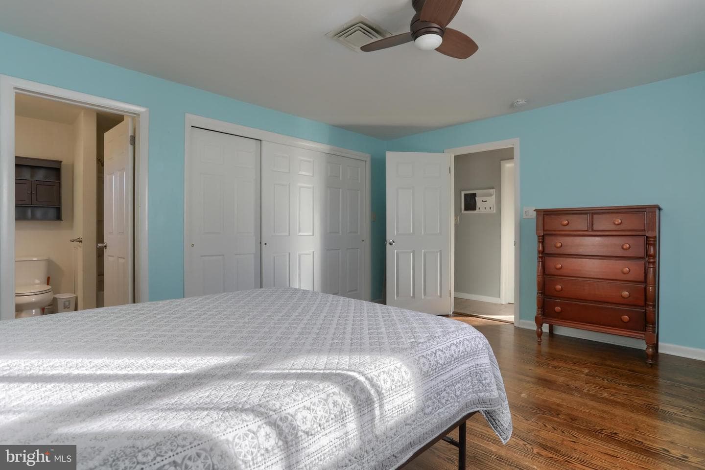 508 Noble Street photo 21
