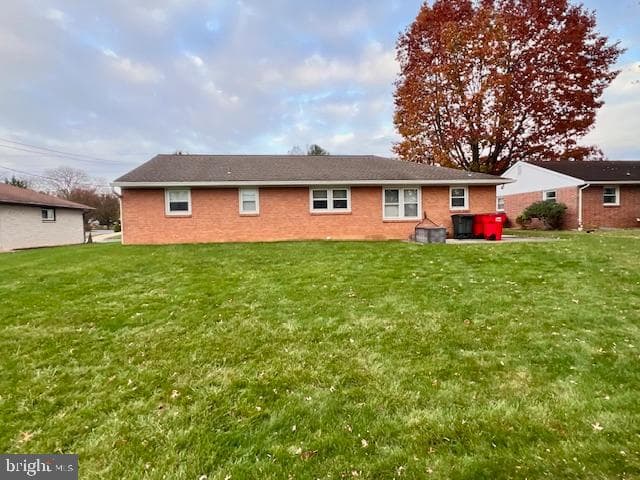 1027 S Green Street photo 2