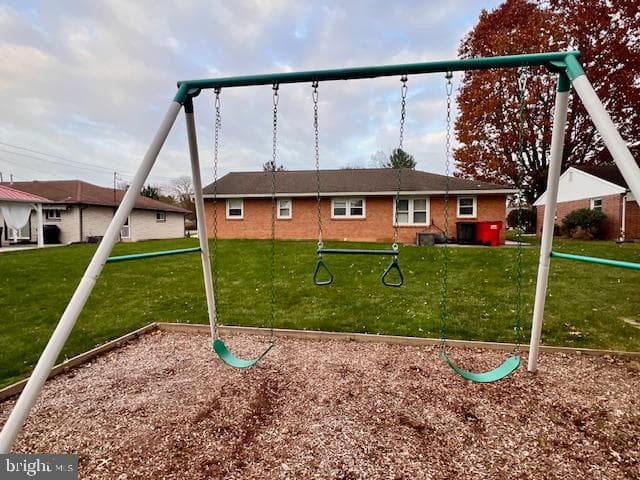 1027 S Green Street photo 3