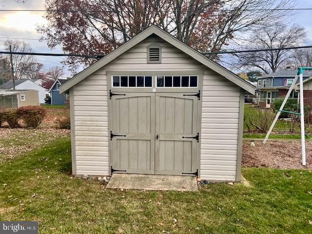 1027 S Green Street photo 4