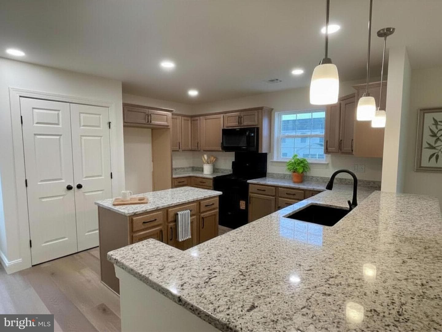 305 Jasmine Drive photo 8
