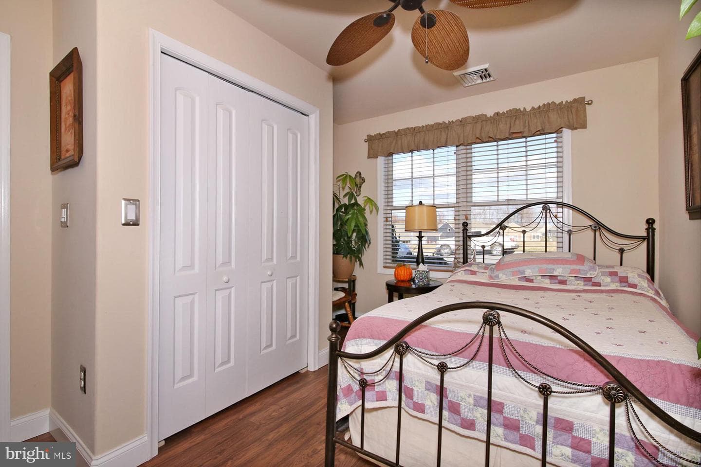 1122 Alden Way photo 16