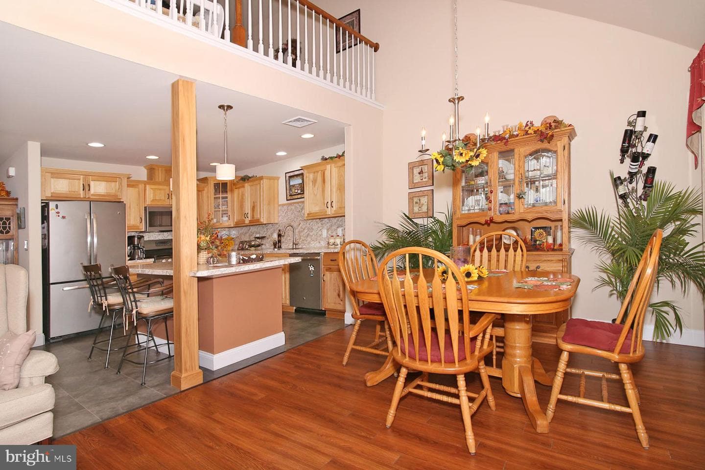 1122 Alden Way photo 8