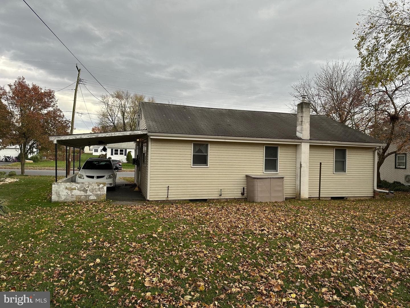 717 W Oak Street photo 3