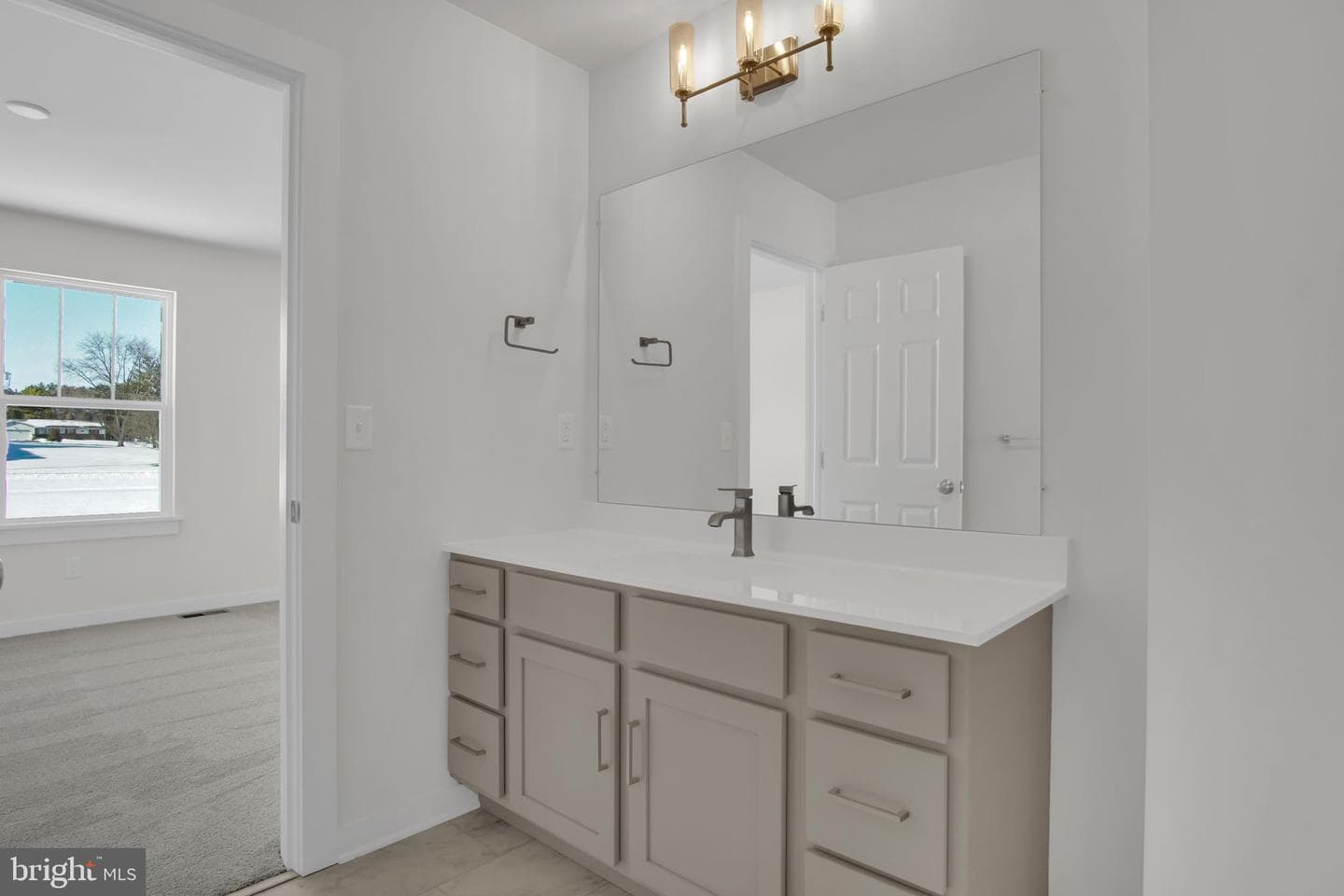 134 Alexandria Drive photo 13