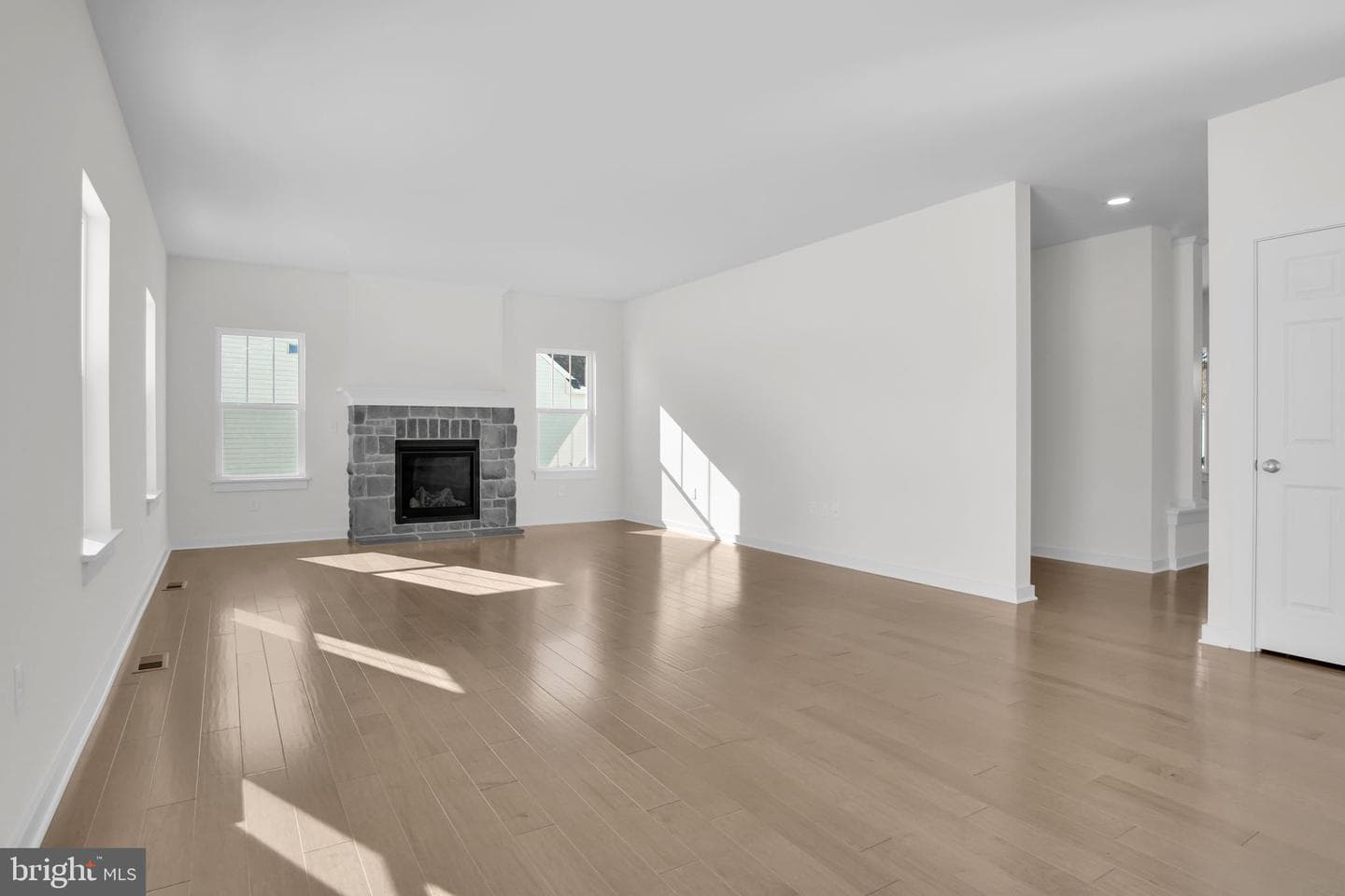134 Alexandria Drive photo 6
