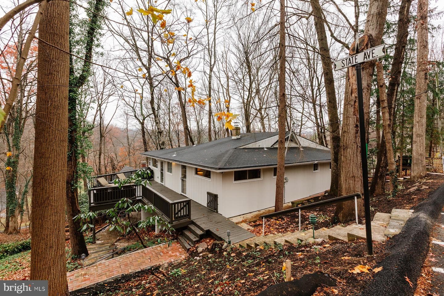 425 Yale Avenue photo 4